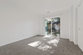 315 E. Edgewood Blvd Studio-2 Beds Apartment, Townhouse for Rent - Photo Gallery 19