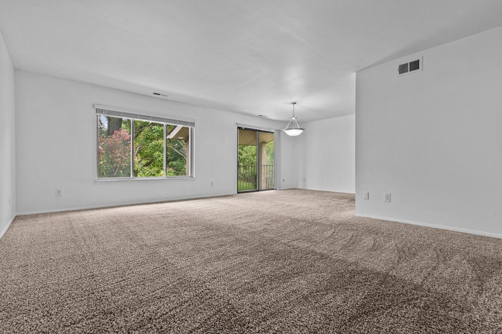 Living Room Carpet at Edge At Farmington Hills - Farmington Hills, MI, Farmington Hills, MI, 48334