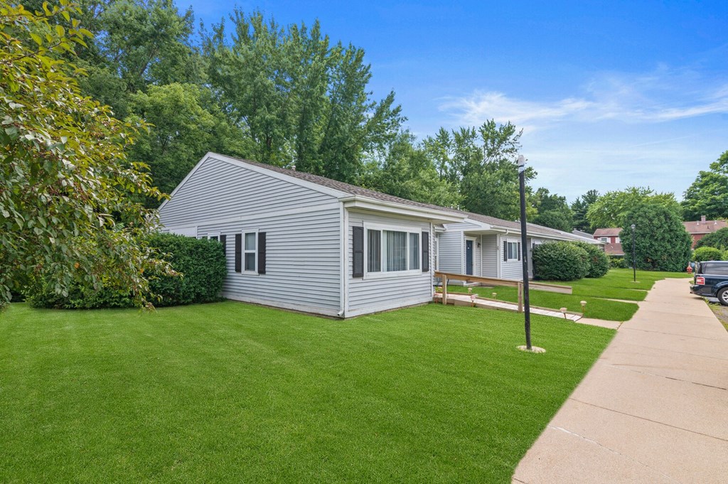 White Building at Parchment Point Townhomes & Apartments - Parchment, MI, Michigan