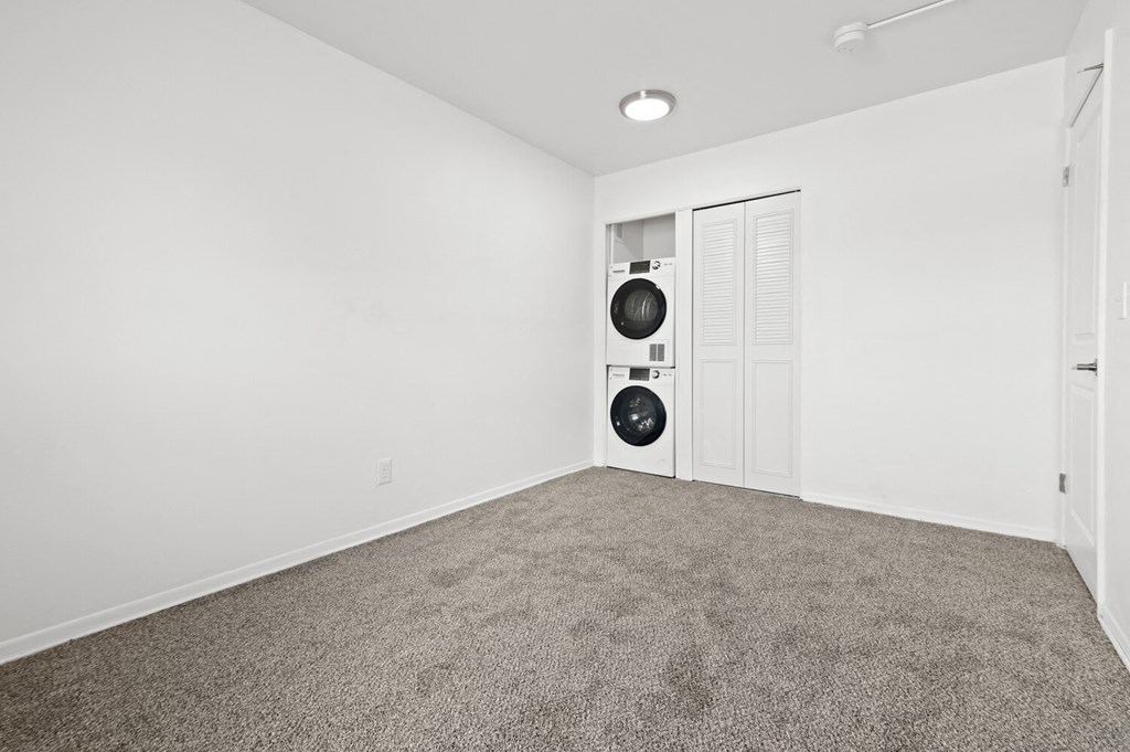 Bedroom & Washer/Dryer