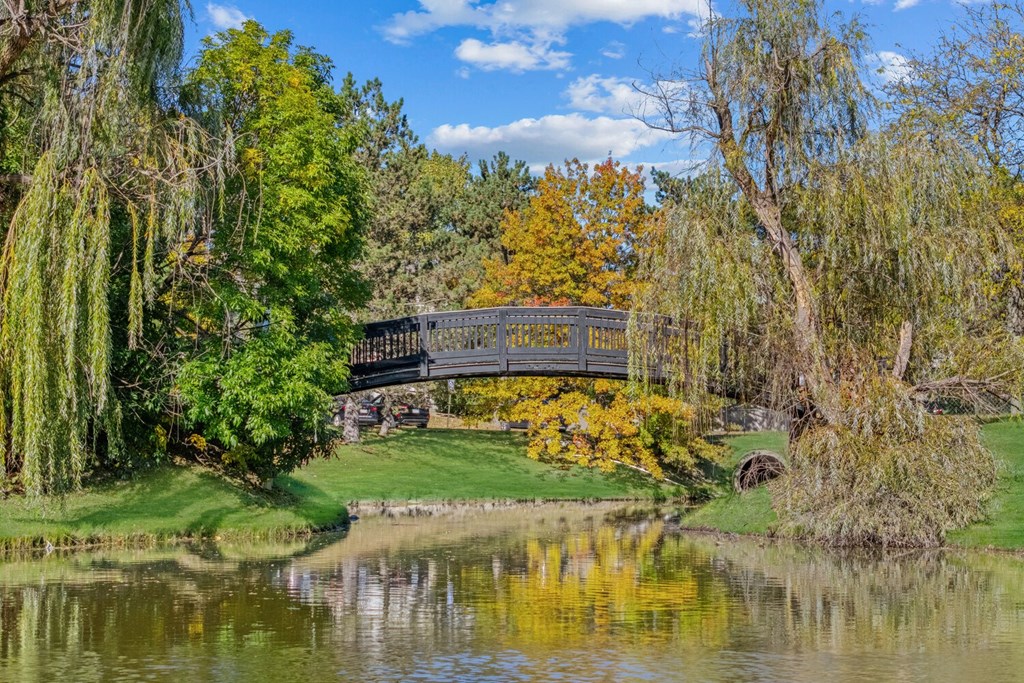 Pond View at Sterling Lake - Sterling Heights, MI, Sterling Heights, 48312