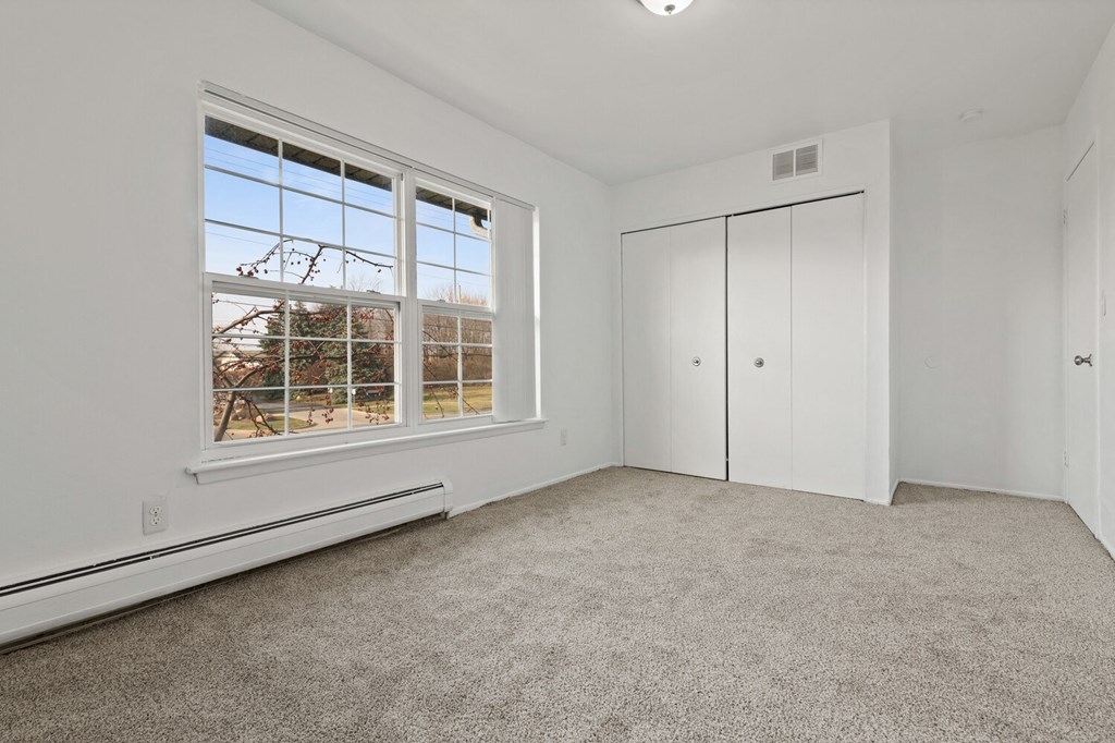 Pet friendly apartments in Roseville, MI