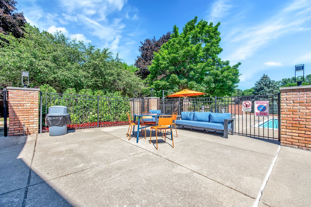 Outdoor Patio at Rochester Club Apartments - Rochester, MI, Rochester Hills, 48306