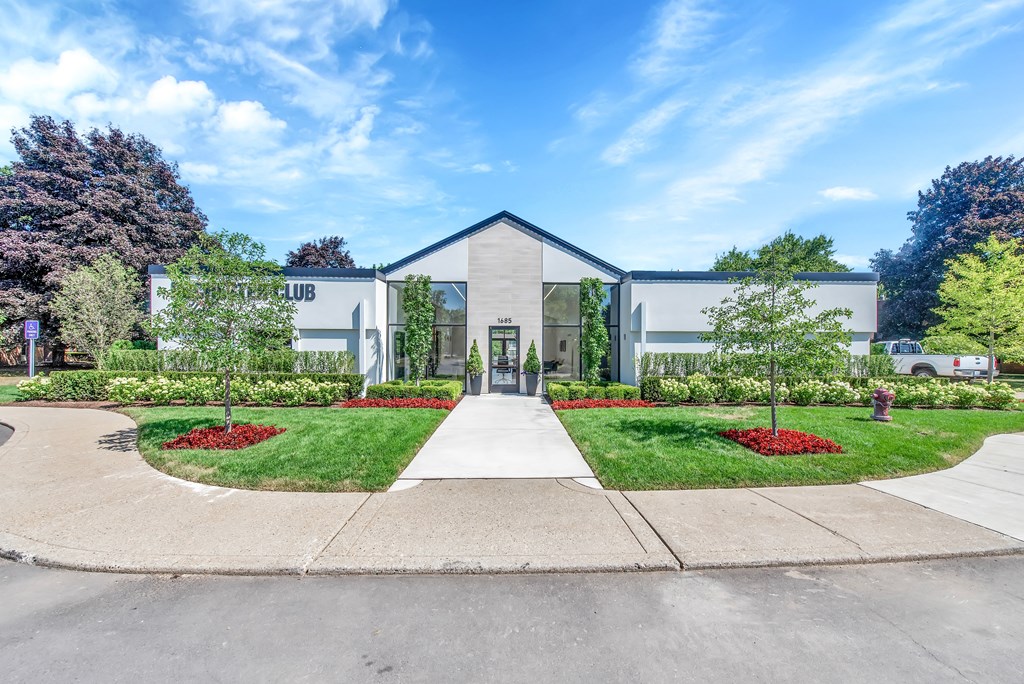 Exquisite Exterior at Rochester Club Apartments - Rochester, MI, Michigan