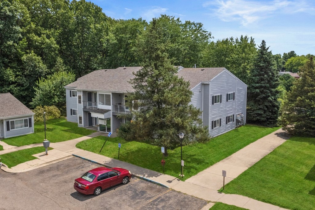 Building at Parchment Point Townhomes & Apartments - Parchment, MI, Michigan, 49004