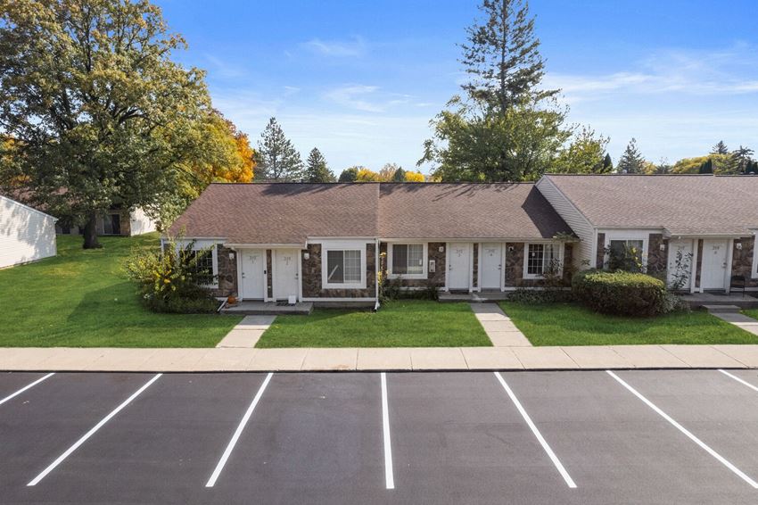 Capitol Village Lansing, MI Apartments, 315 E. Edgewood Blvd, Lansing
