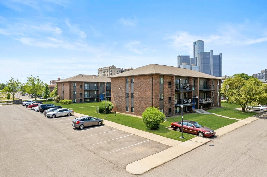 Exterior View at Lafayette Park Place, Detroit, 48207