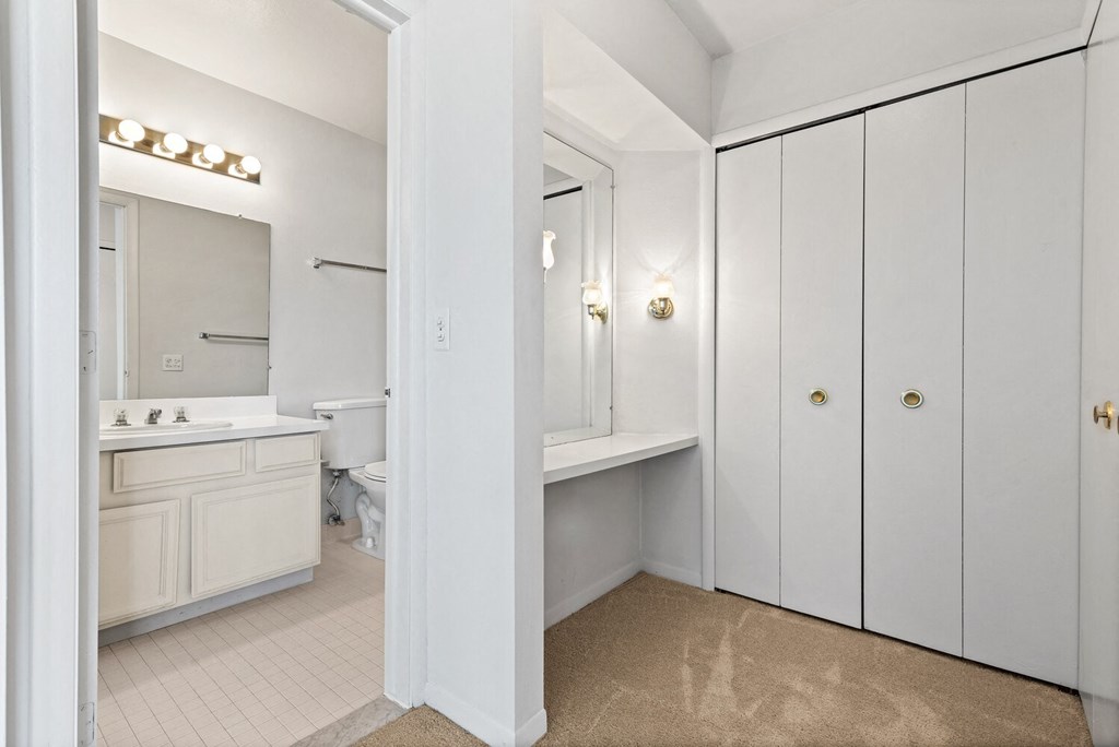 Spacious one, two and three bedroom apartments in Southfield, MI