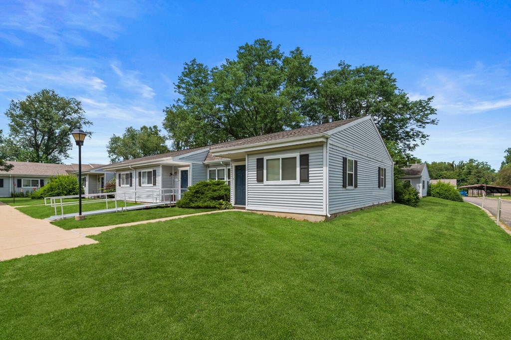 Apartment at Parchment Point Townhomes & Apartments - Parchment, MI, Michigan, 49004