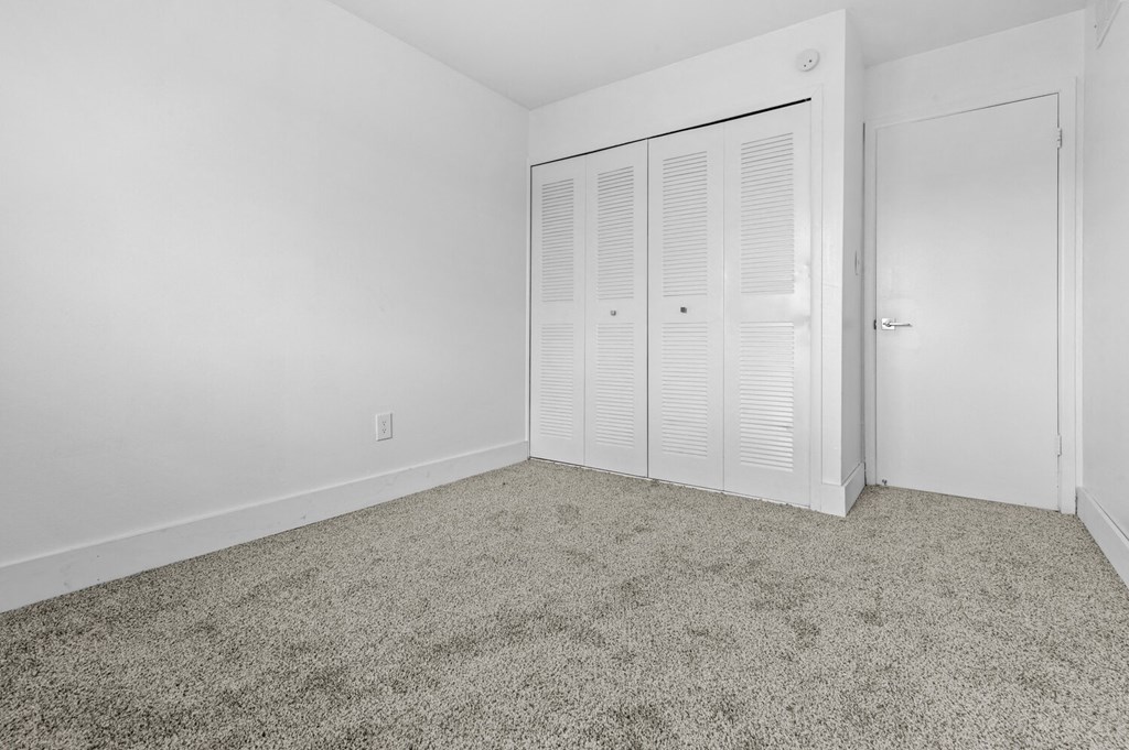 apartments with a pool in auburn hills mi