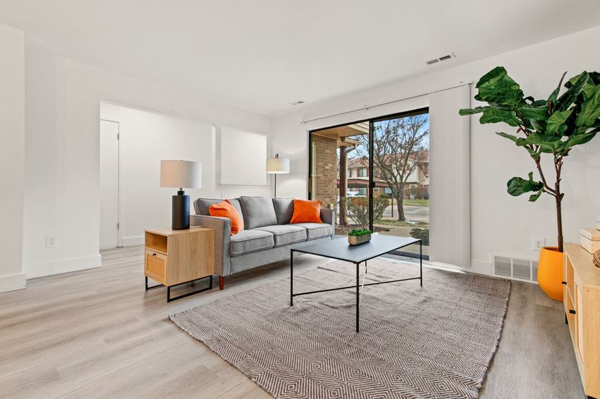 Apartments with washer and dryer in Westland, MI - Photo Gallery