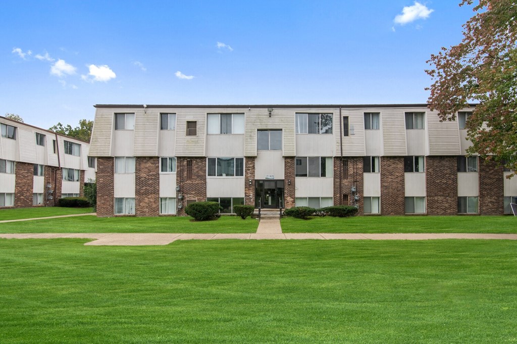 our apartments at the district feature a spacious courtyard and balconies