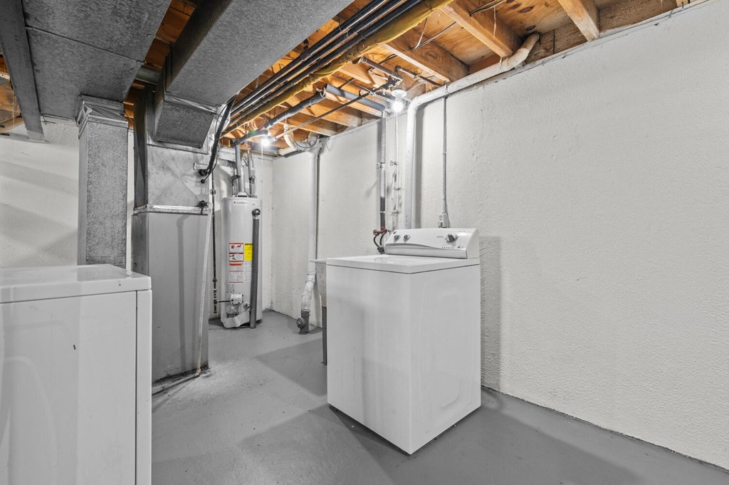 Washer Dyer In Basement at Sterling Lake - Sterling Heights, MI, Michigan, 48312