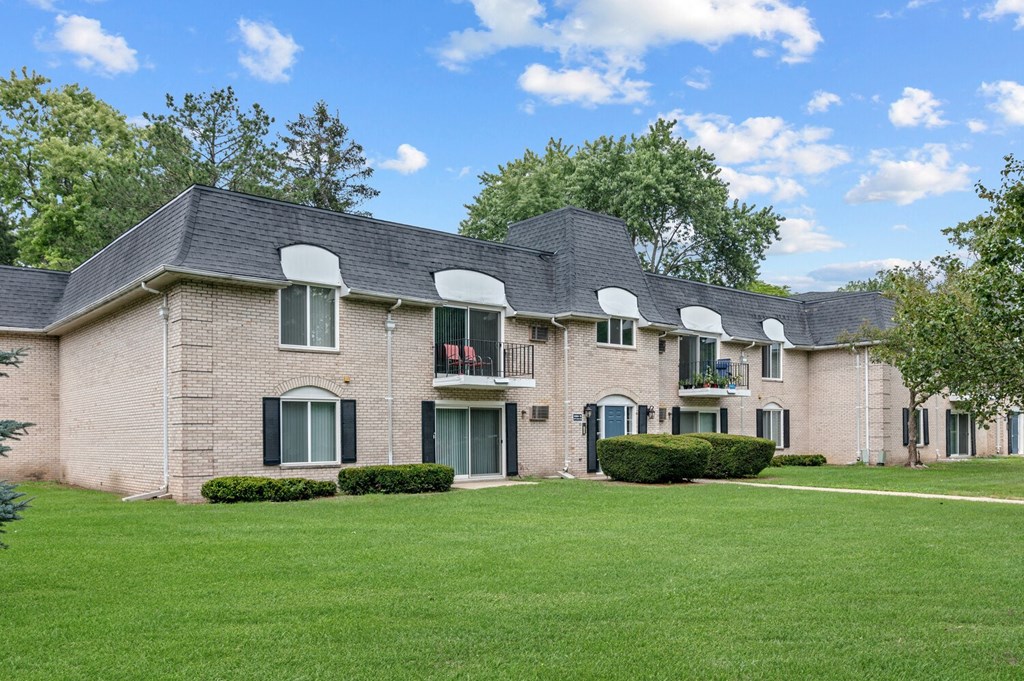 exterior view at Apple Ridge Apartments - Livonia, MI, Michigan, 48152