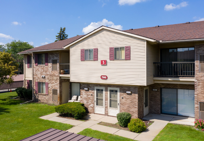 Apartments with washer and dryer in Westland, MI