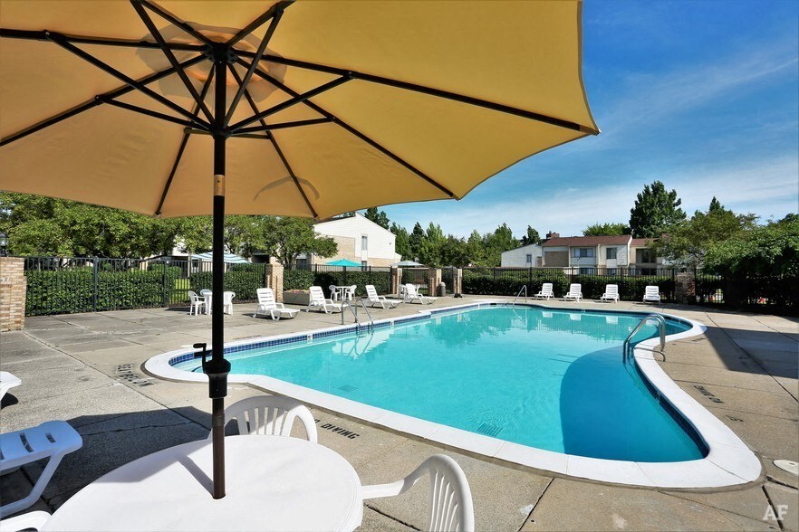 Spacious one, two and three bedroom apartments in Southfield, MI