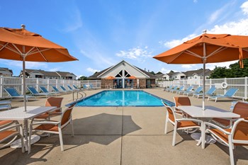 resort style pool - Photo Gallery 3