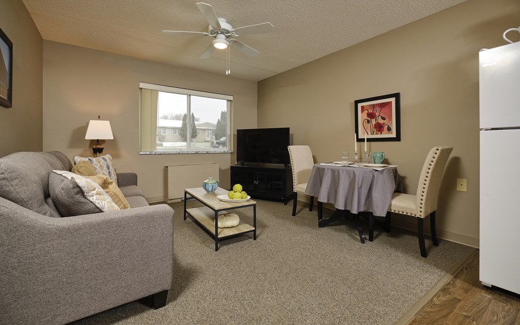 this is a photo of the living room of a 560 square foot 1 bedroom apartment at as