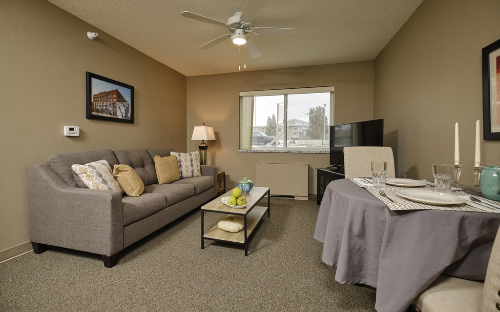 this is a photo of the living room of a 560 square foot, 1 bedroom apartment at