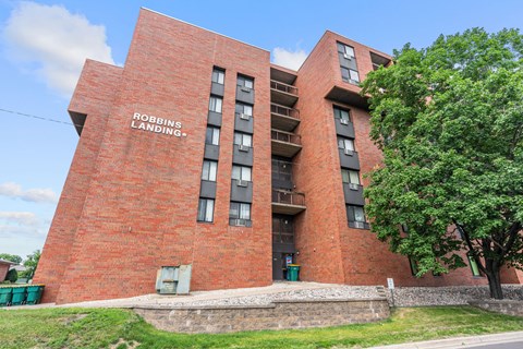 4300 Robbins Landing 1-2 Beds Apartment for Rent