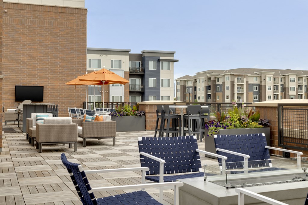Rentable Rooftop Terrace at Galante at Parkside, Apple Valley, MN