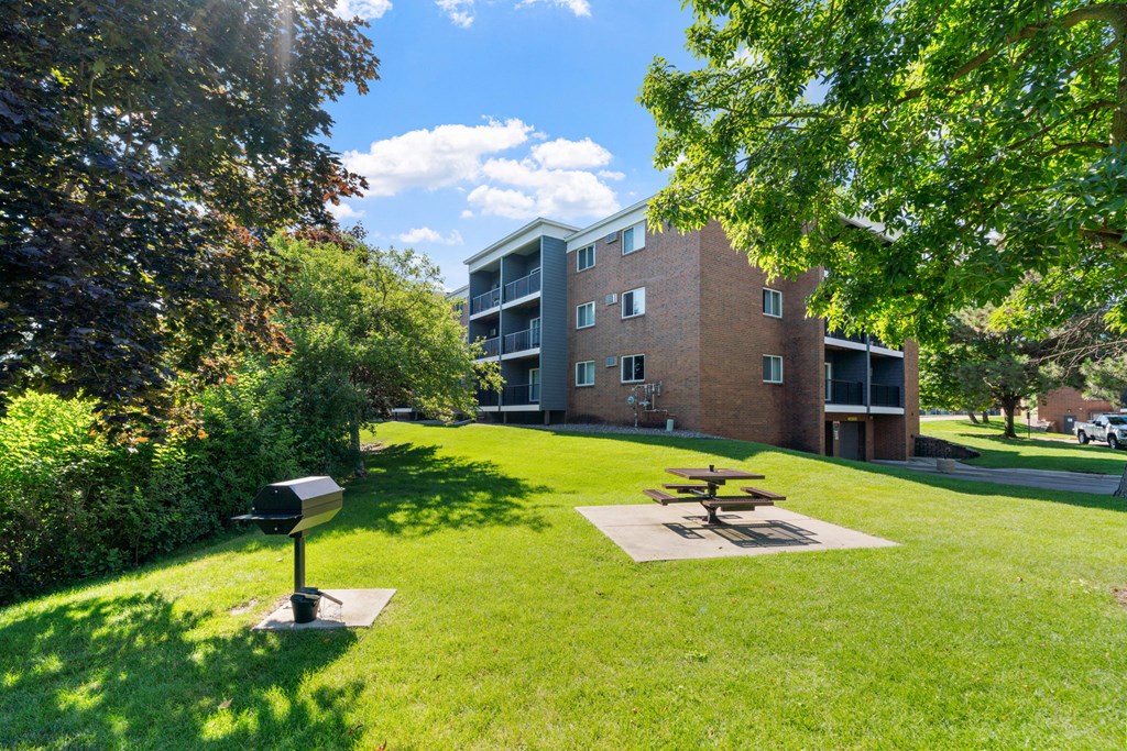 Picnic Area at Cedars Lakeside, Little Canada 55117