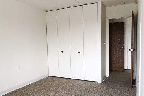 Richfield Towers Apartments in Richfield, MN Bedroom