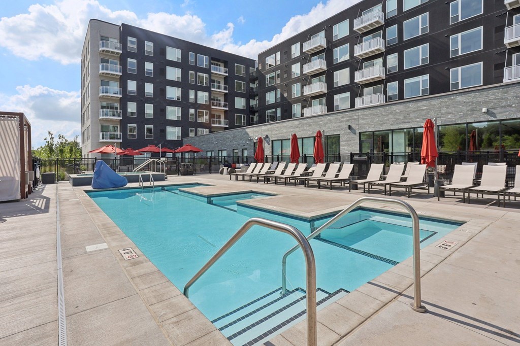 Outdoor Pool and pooldeck at The Mera in St. Louis Park, 55426