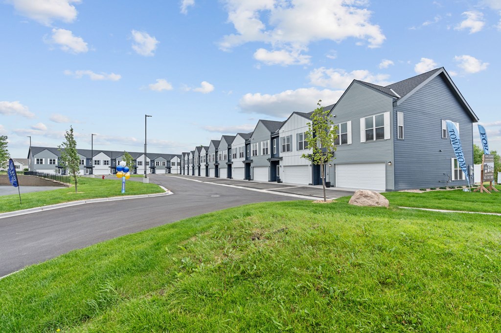 Exterior View at Townhomes at Preserve, Rogers, MN, 55374