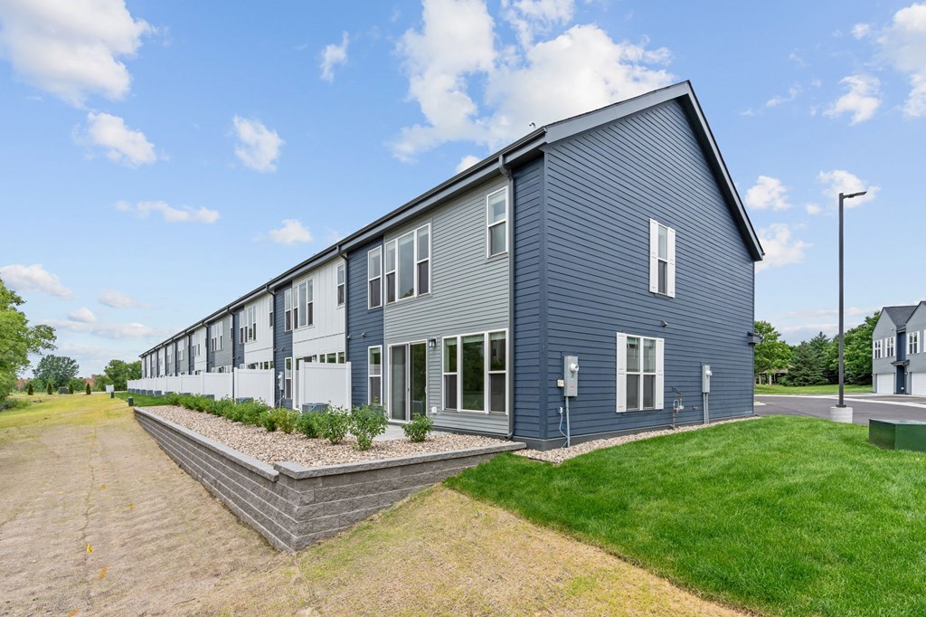 Exterior View at Townhomes at Preserve, Rogers, MN, 55374