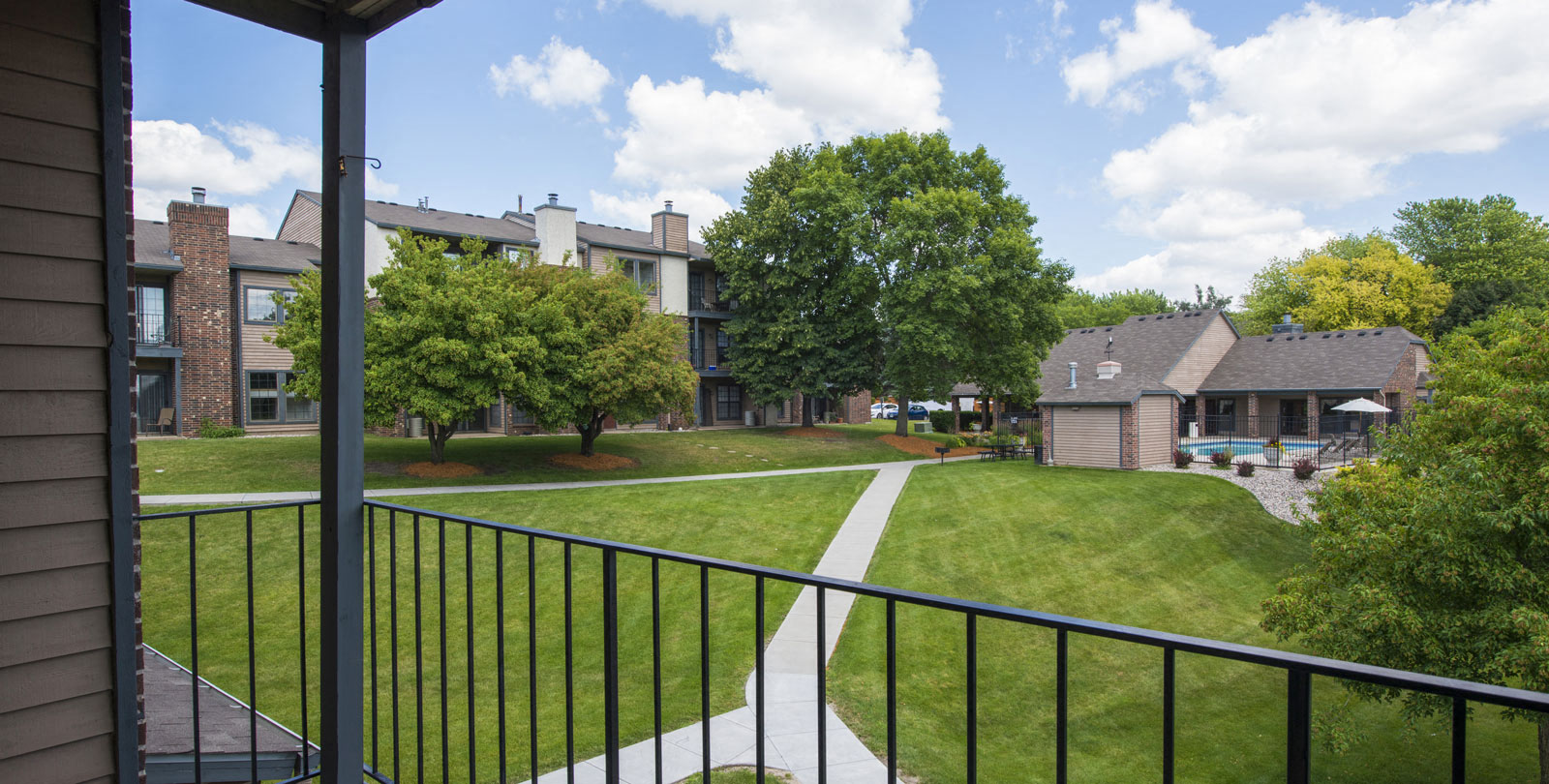 Eden Commons Apartments in Eden Prairie, MN Balcony