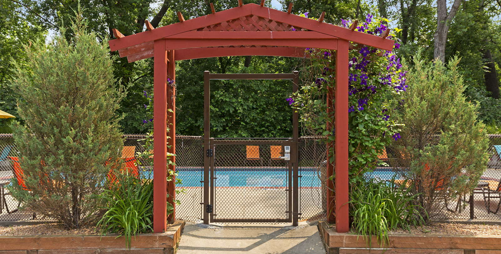 The Gables at Park Pointe Apartments in St. Louis Park, MN Outdoor Pool
