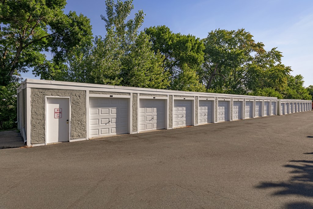 Lou Park Apartments in St. Louis Park, MN Exterior