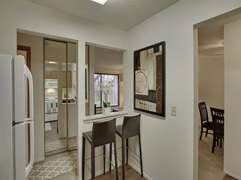 Willow Pond Apartments in Burnsville, MN Kitchen