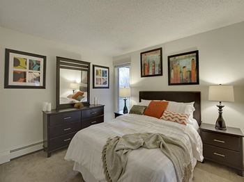 Willow Pond Apartments in Burnsville, MN Bedroom