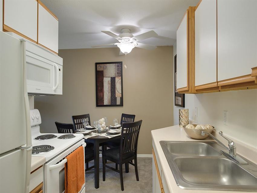Regency Park Apartments in North St. Paul, MN Kitchen - Photo Gallery 1