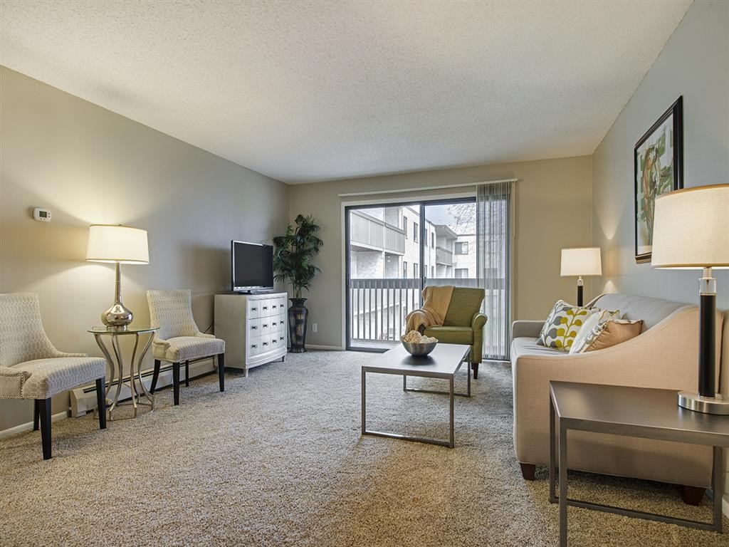 Oakwood Apartments in Plymouth, MN Living Room