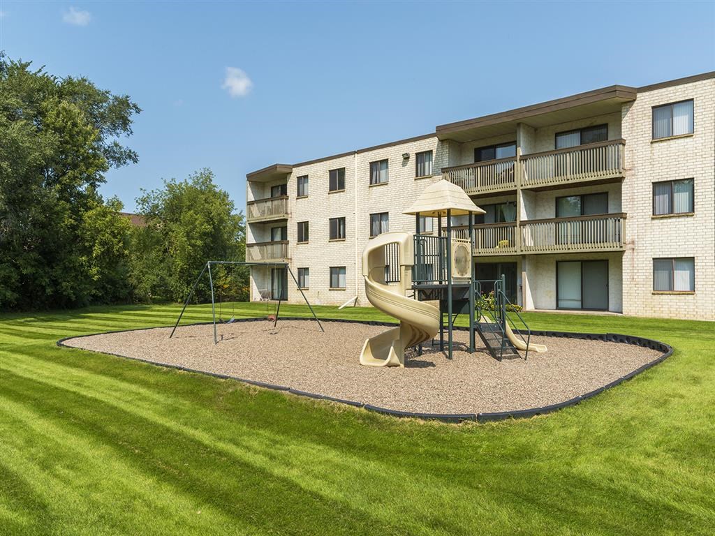 Oakwood Apartments in Plymouth, MN Playscape