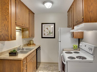 Hamline Terrace Apartments in Roseville, MN Kitchen