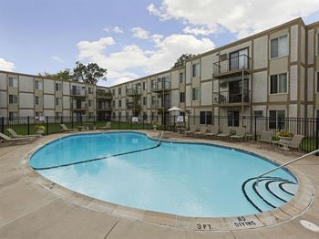 Lou Park Apartments in St. Louis Park, MN Outdoor Pool