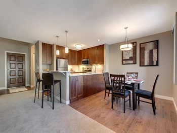 MacLaren Hill Apartments in St. Paul, MN Dining Room