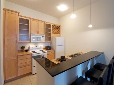 Mears Park Place Apartments in Saint Paul, MN Kitchen