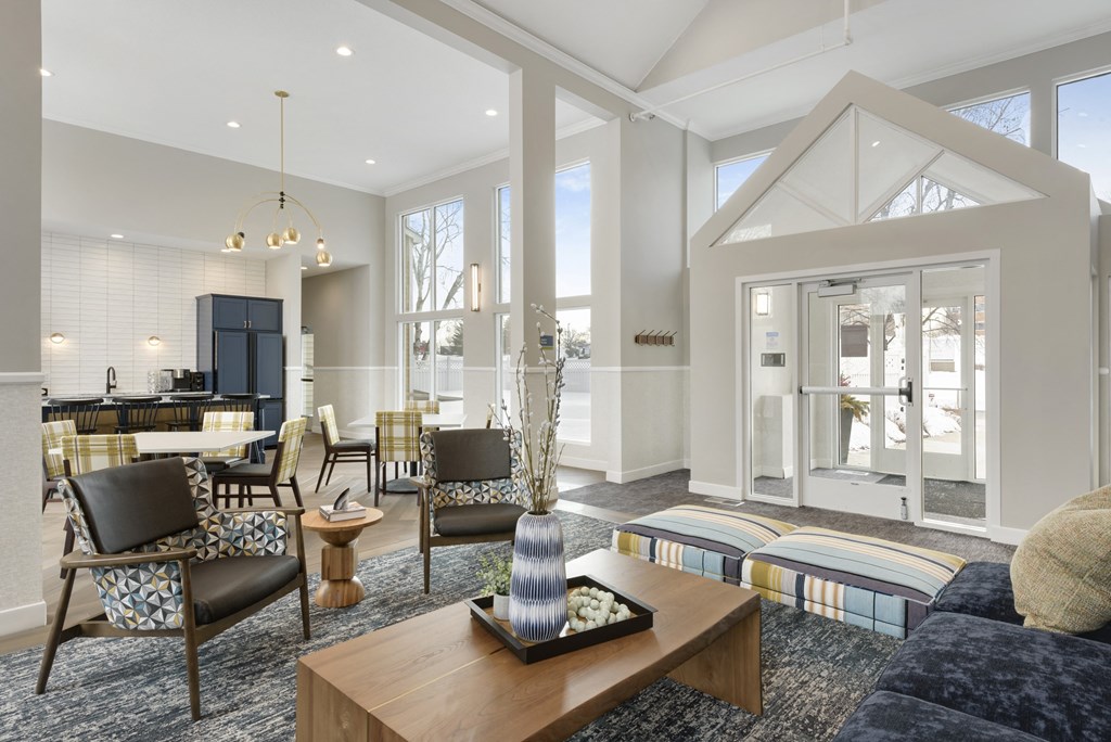 Mallard Creek Apartments in Golden Valley, MN Community Room