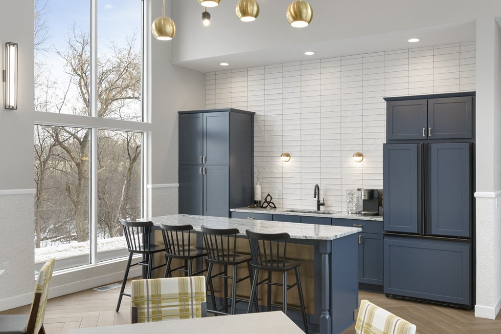 Mallard Creek Apartments in Golden Valley, MN Community Room