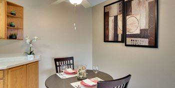Medicine Lake Apartments in Plymouth, MN Dining Room