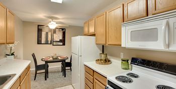 Medicine Lake Apartments in Plymouth, MN Kitchen