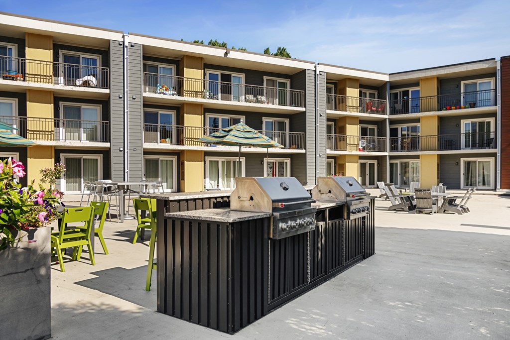 Outdoor Grill Station at Pebblebrook Court, Bloomington