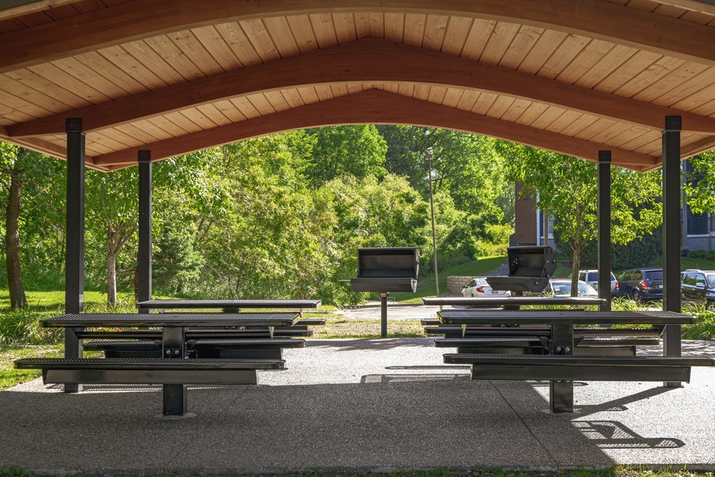 Picnic area at Pebblebrook Flats, Bloomington, 55437