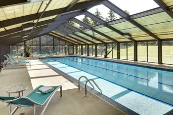 Regency Woods Apartments in Minnetonka, MN 4 Season Indoor Pool