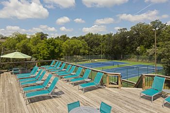 Regency Woods Apartments in Minnetonka, MN Sun Deck